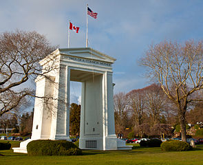 canadian-us-peac-arch-wikicommons-mhpronews-masthead-blog-