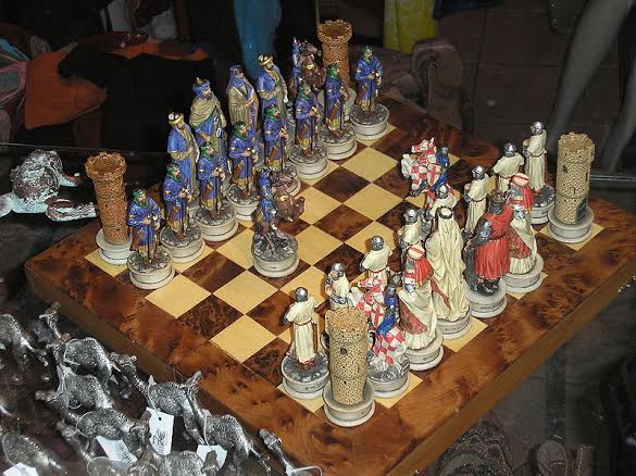 chess-set--royal-credit-wikicommons-posted-masthead-MHProNews-com-